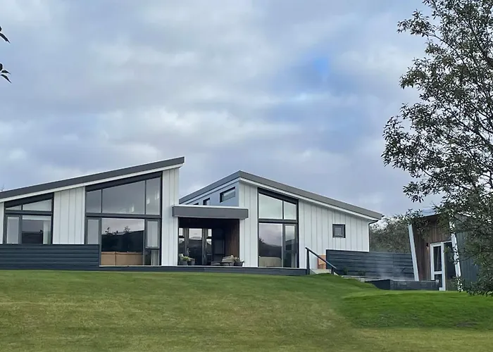 Holt Villa